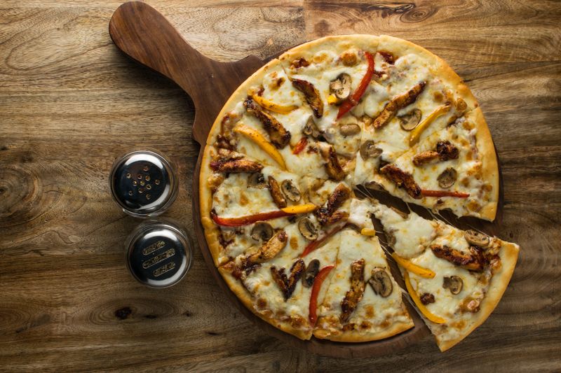 BBQ chicken pizza catering